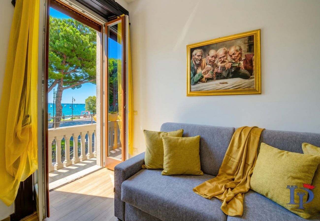 Ferienwohnung in Desenzano del Garda - Desenzanoloft Palazzo Visconti-Collo Lungo Giallo