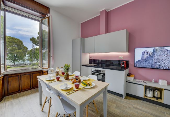Ferienwohnung in Desenzano del Garda - Desenzanoloft Palazzo Visconti - Garda Chiaretto Ferienwohnung in Desenzano del Garda - Desenzanoloft Palazzo Visconti - Garda Chiaretto