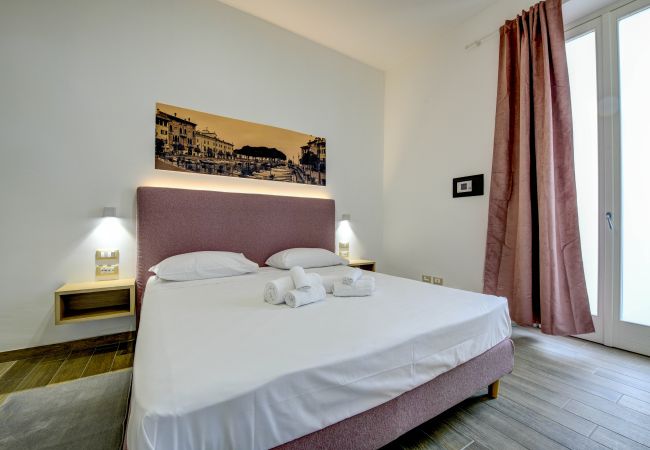 Ferienwohnung in Desenzano del Garda - Desenzanoloft Palazzo Visconti - Garda Chiaretto Ferienwohnung in Desenzano del Garda - Desenzanoloft Palazzo Visconti - Garda Chiaretto