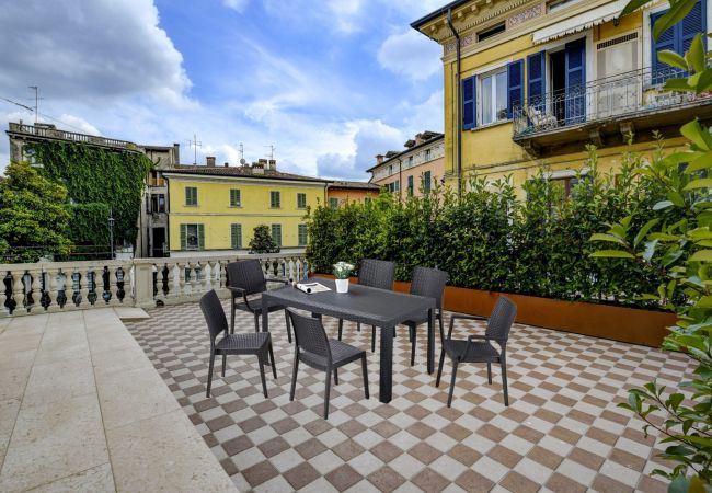 Ferienwohnung in Desenzano del Garda - Desenzanoloft Palazzo Visconti - Garda Chiaretto Ferienwohnung in Desenzano del Garda - Desenzanoloft Palazzo Visconti - Garda Chiaretto