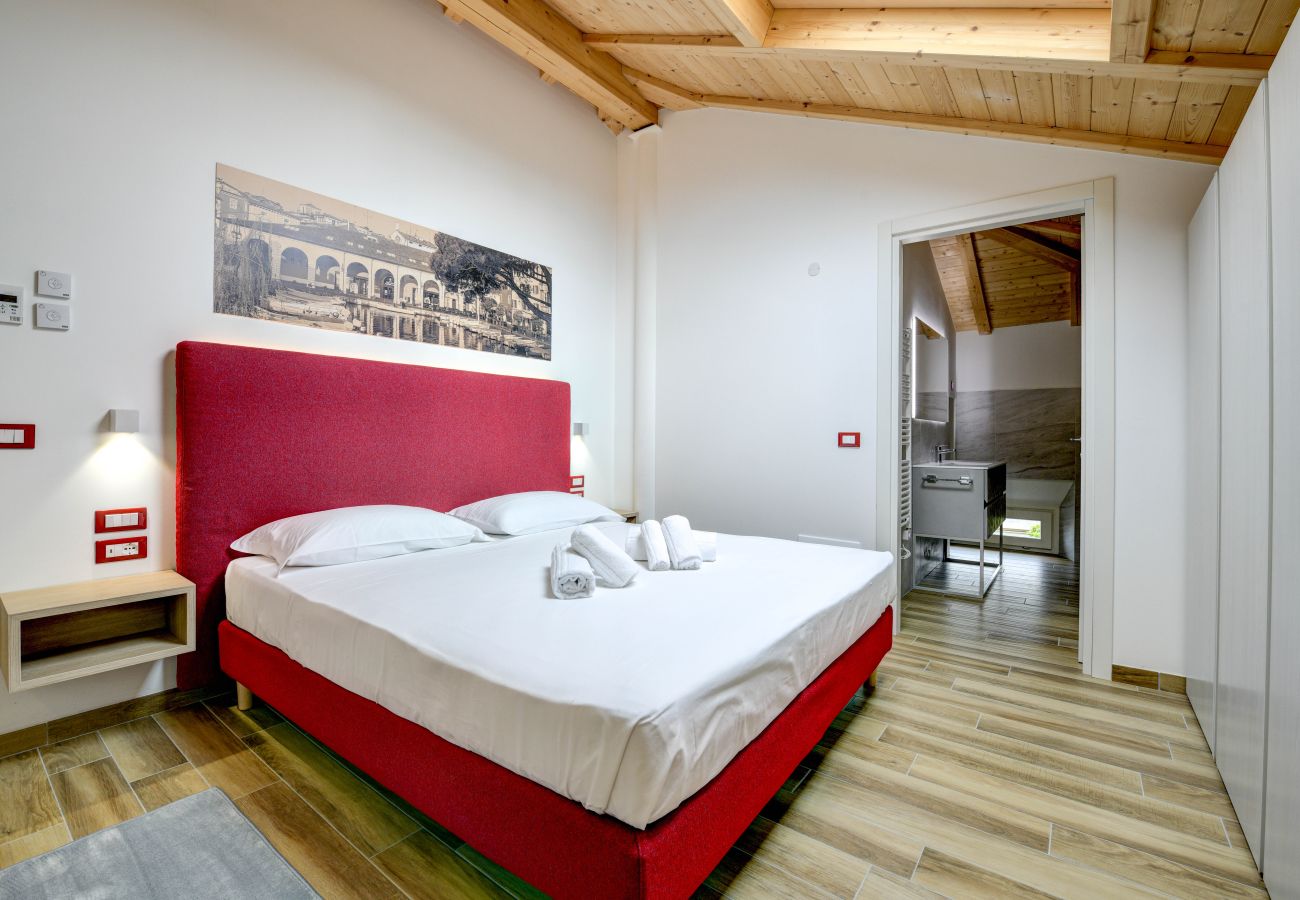 Ferienwohnung in Desenzano del Garda - Desenzanoloft Palazzo Visconti - Luigi Visconti