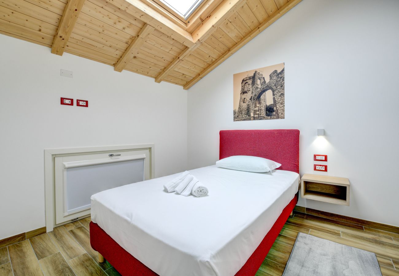 Ferienwohnung in Desenzano del Garda - Desenzanoloft Palazzo Visconti - Luigi Visconti
