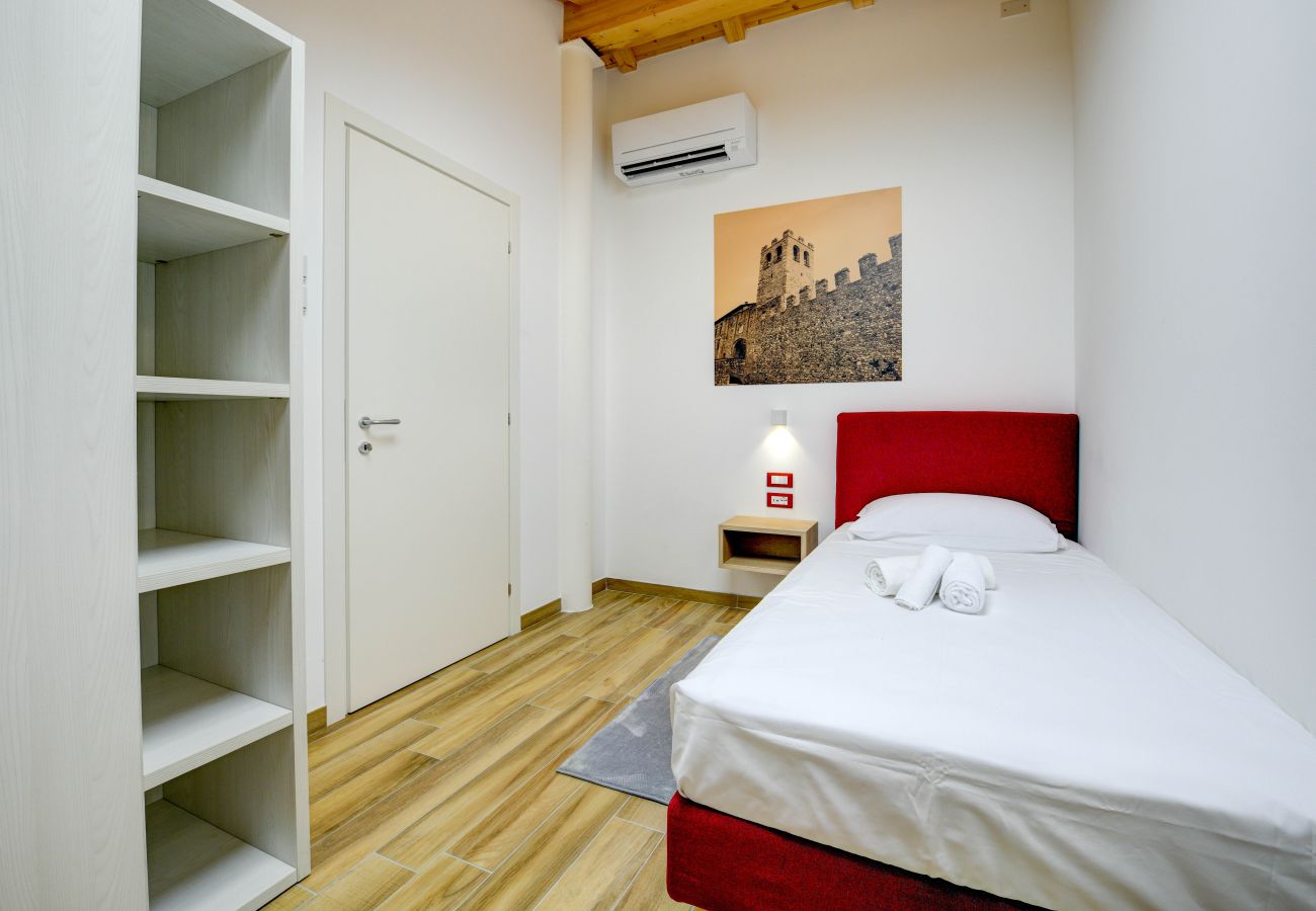 Ferienwohnung in Desenzano del Garda - Desenzanoloft Palazzo Visconti - Luigi Visconti