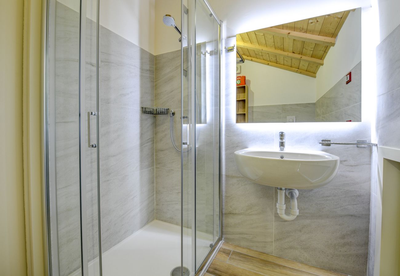 Ferienwohnung in Desenzano del Garda - Desenzanoloft Palazzo Visconti - Luigi Visconti
