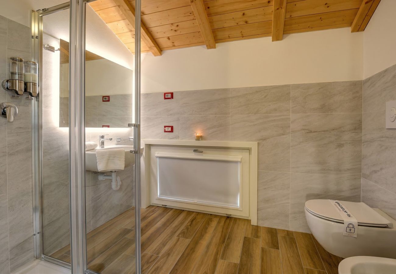 Ferienwohnung in Desenzano del Garda - Desenzanoloft Palazzo Visconti - Luigi Visconti