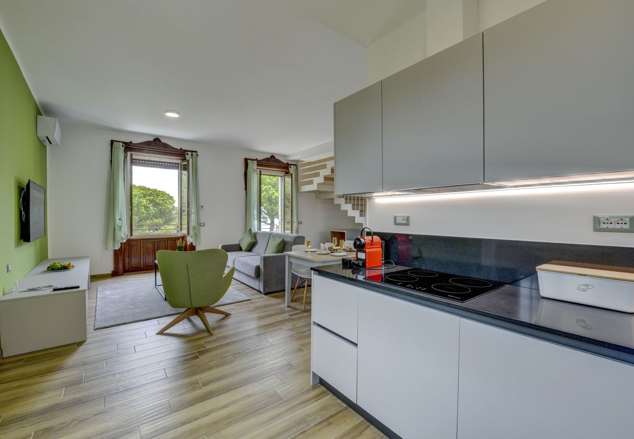 Ferienwohnung in Desenzano del Garda - Desenzanoloft Palazzo Visconti - Gran Lugana