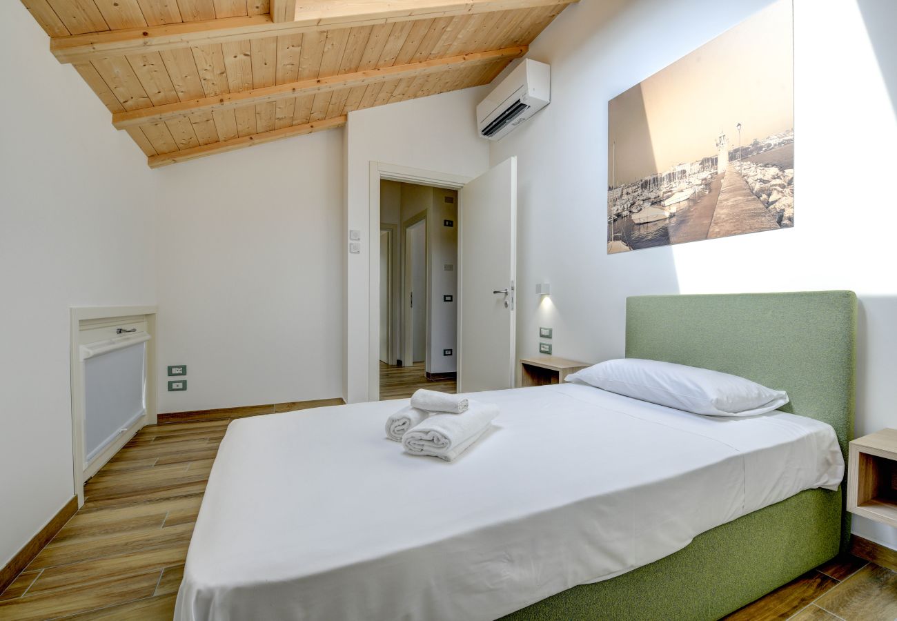 Ferienwohnung in Desenzano del Garda - Desenzanoloft Palazzo Visconti - Gran Lugana