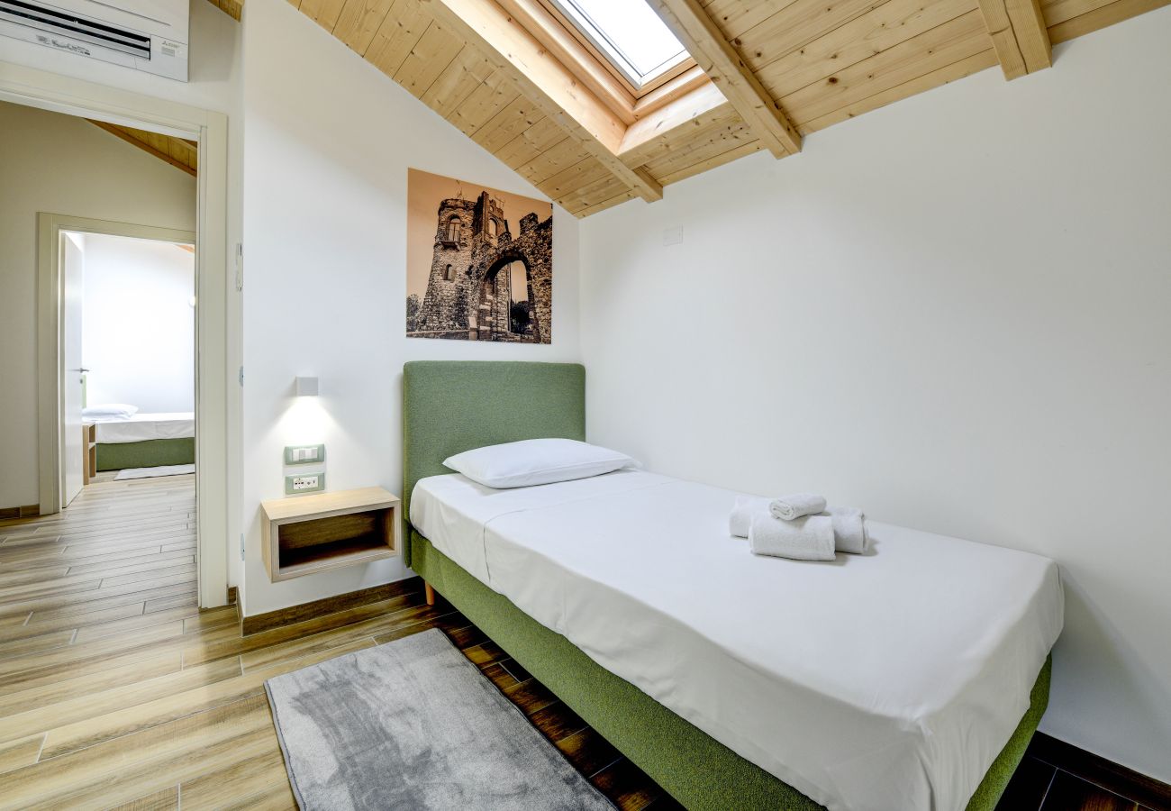 Ferienwohnung in Desenzano del Garda - Desenzanoloft Palazzo Visconti - Gran Lugana