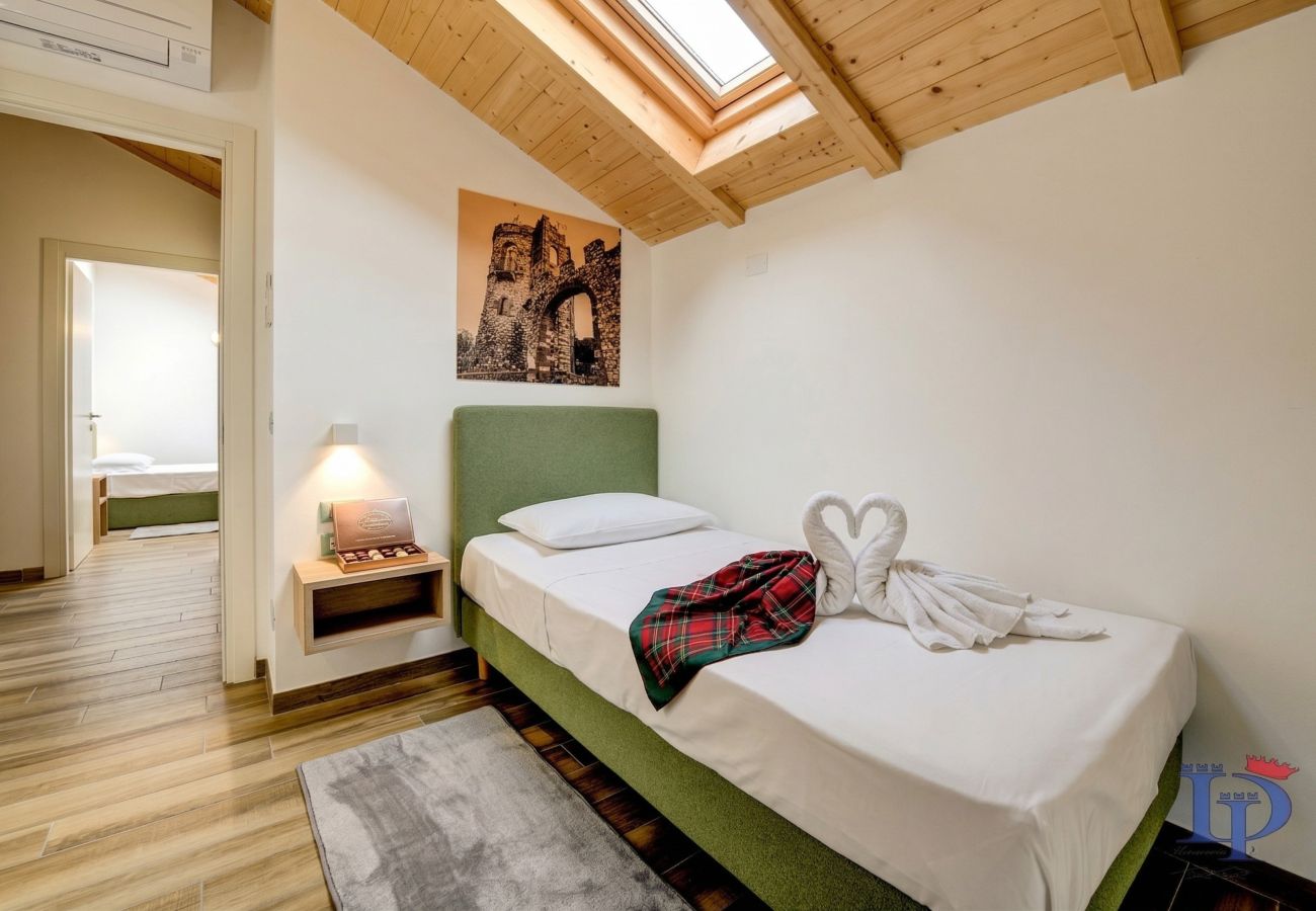 Ferienwohnung in Desenzano del Garda - Desenzanoloft Palazzo Visconti - Gran Lugana