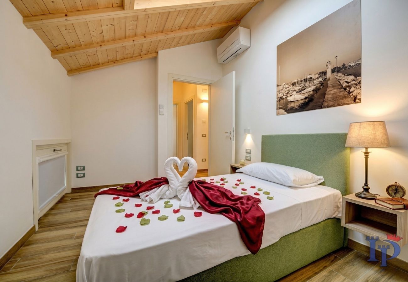 Ferienwohnung in Desenzano del Garda - Desenzanoloft Palazzo Visconti - Gran Lugana