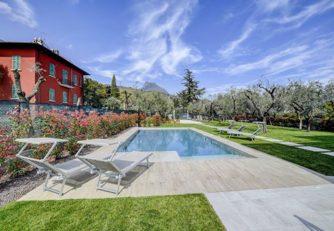 Ferienwohnung in Toscolano-Maderno - Maison Bellini: nur wenige Schritte vom See und mit Pool