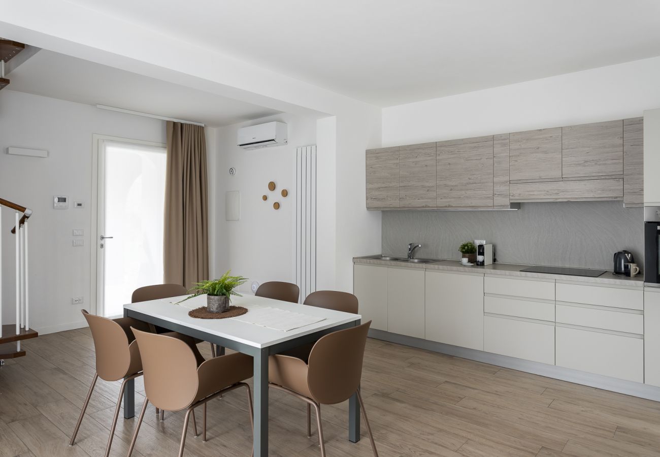 Ferienwohnung in Toscolano-Maderno - Maison Bellini: nur wenige Schritte vom See und mit Pool