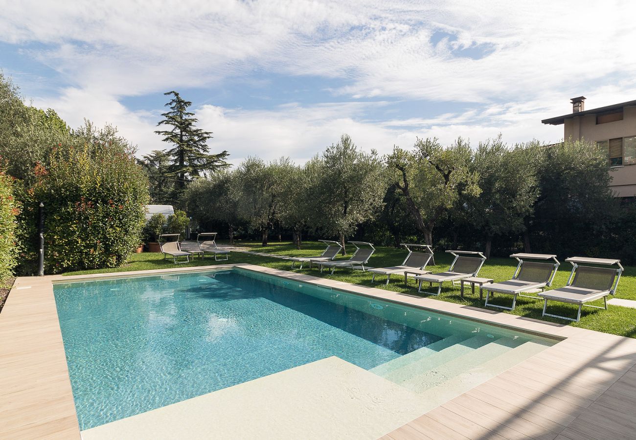 Ferienwohnung in Toscolano-Maderno - Maison Bellini: nur wenige Schritte vom See und mit Pool