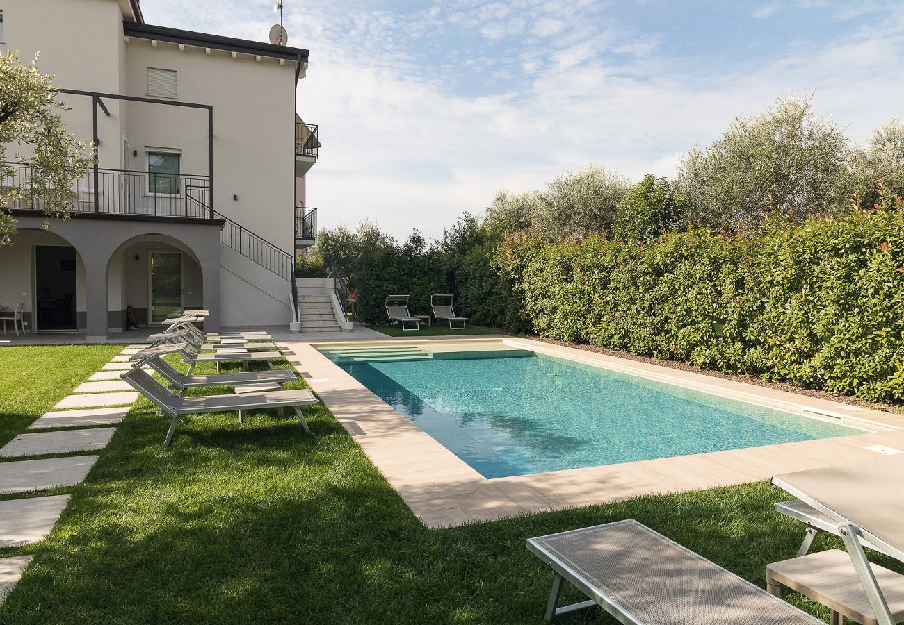 Ferienwohnung in Toscolano-Maderno - Maison Bellini: nur wenige Schritte vom See und mit Pool