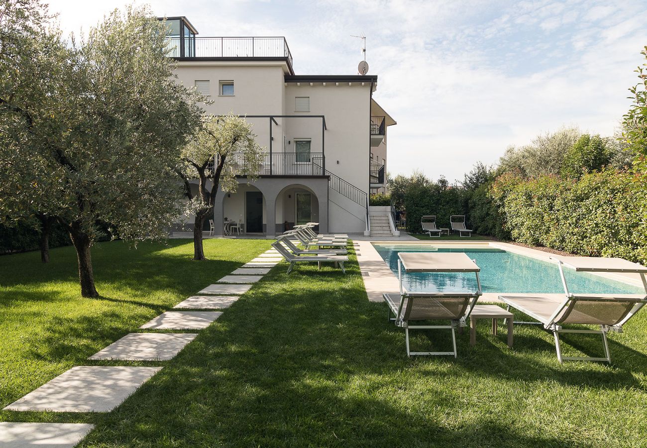 Ferienwohnung in Toscolano-Maderno - Maison Bellini: nur wenige Schritte vom See und mit Pool