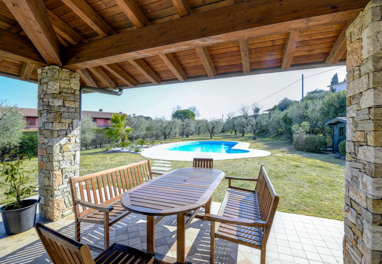 Villa in Manerba del Garda - Luxusvilla Oleander mit privatem Pool