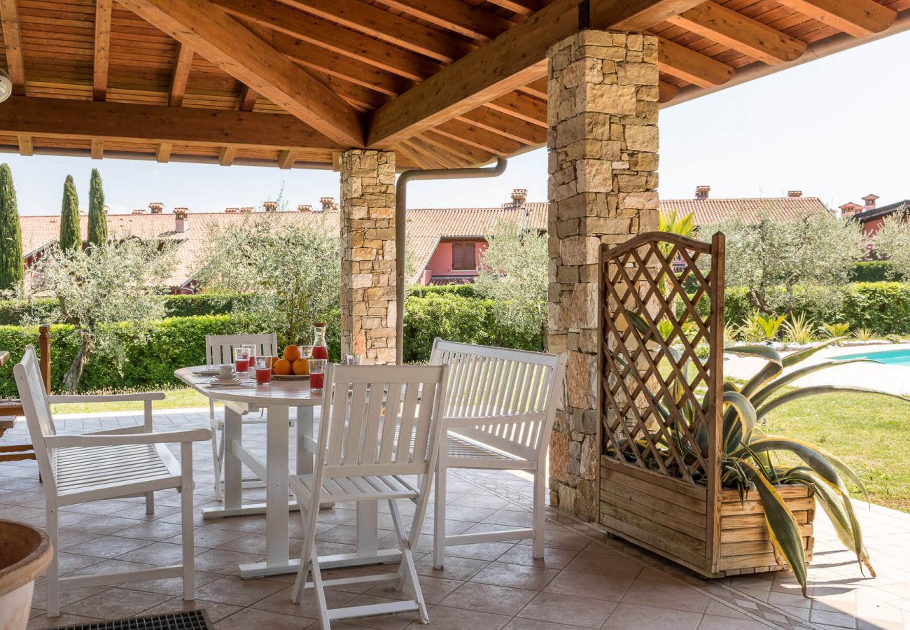 Villa in Manerba del Garda - Luxusvilla Oleander mit privatem Pool