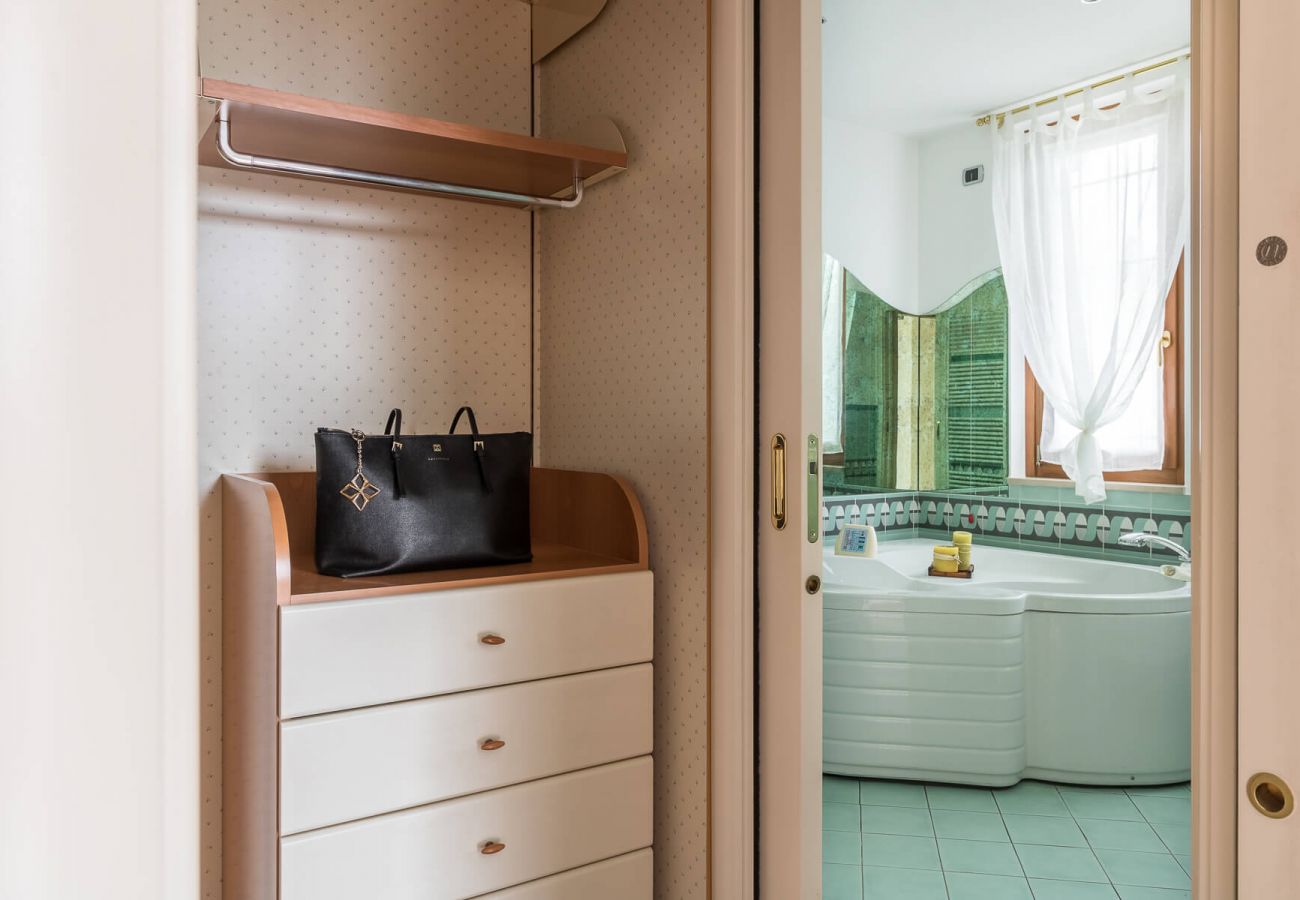 Villa in Manerba del Garda - Luxusvilla Oleander mit privatem Pool