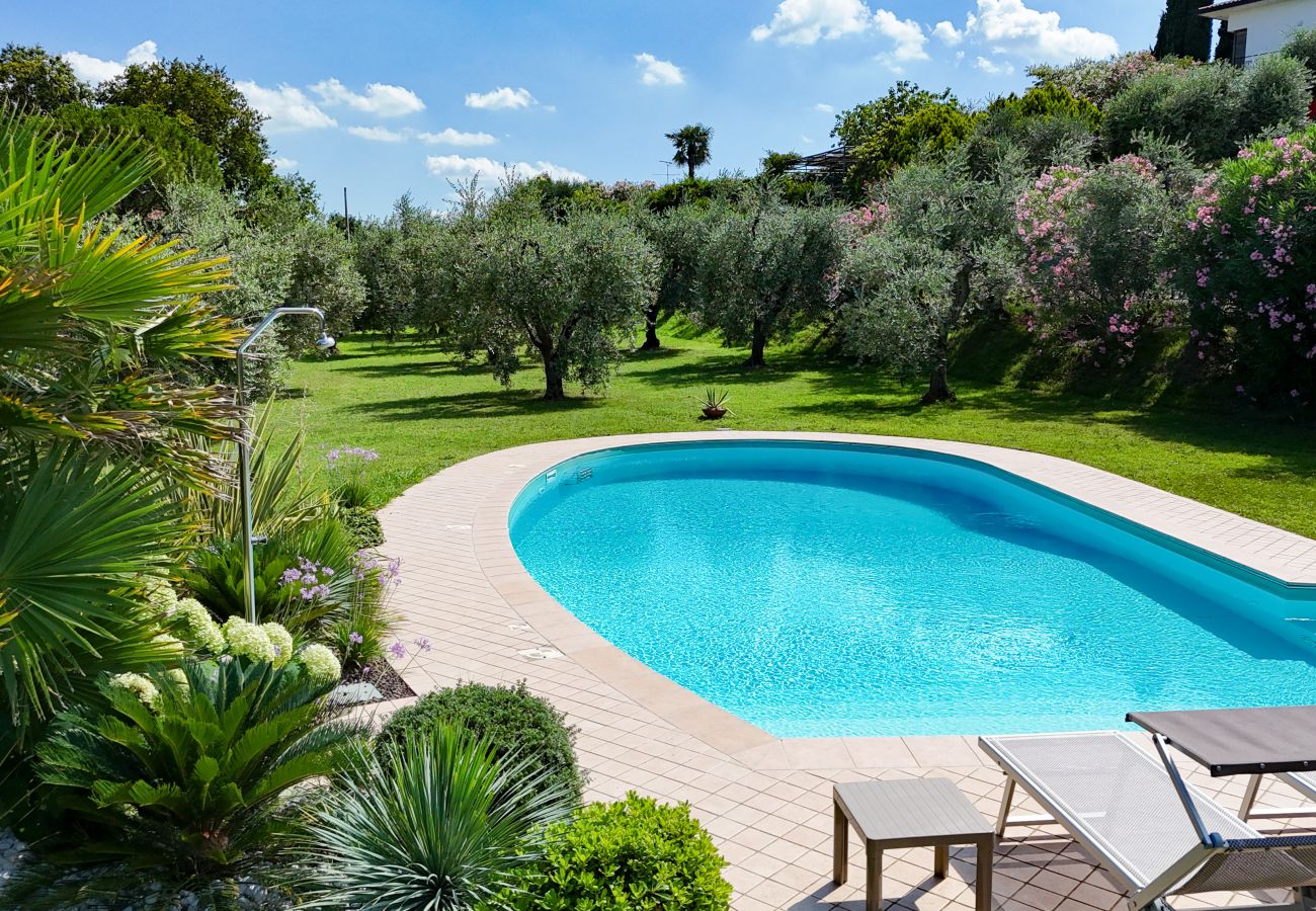 Villa in Manerba del Garda - Luxusvilla Oleander mit privatem Pool