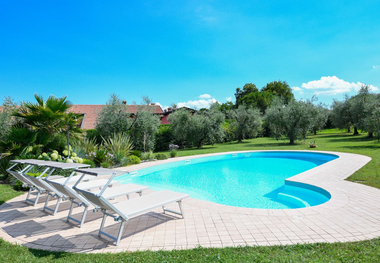 Villa in Manerba del Garda - Luxusvilla Oleander mit privatem Pool