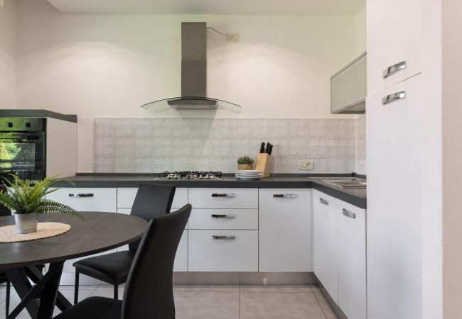 Ferienwohnung in Manerba del Garda - Il Professore: Wohnung direkt am Strand  Ferienwohnung in Manerba del Garda - Il Professore: Wohnung direkt am Strand