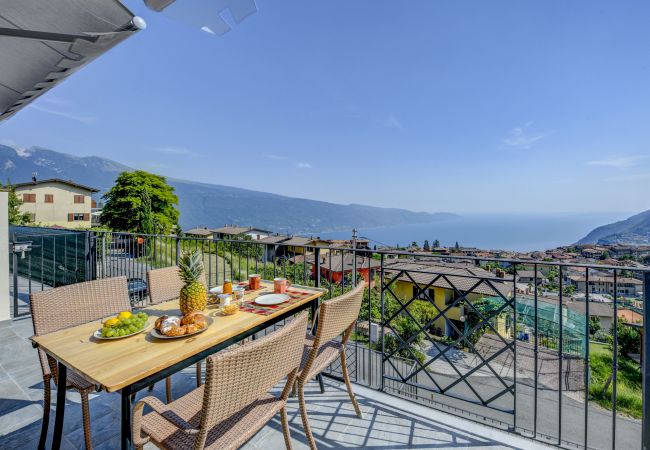 Ferienwohnung in Tignale - Wohnung Regina mit Seeblick