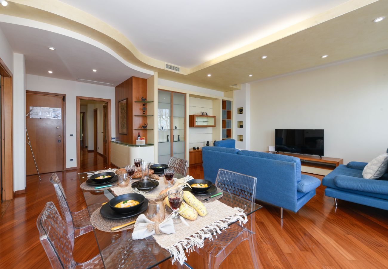 Ferienwohnung in Desenzano del Garda - Desenzanoloft CHARMING ON THE LAKE 