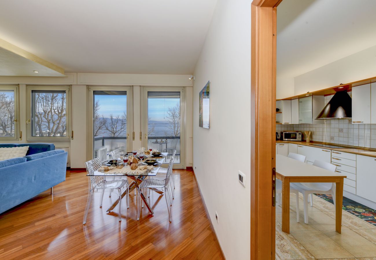 Ferienwohnung in Desenzano del Garda - Desenzanoloft CHARMING ON THE LAKE 