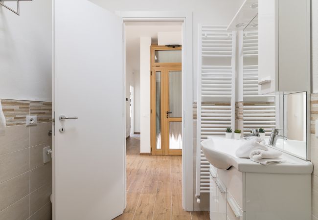 Ferienwohnung in Tignale - Casa Marianna im Zentrum mit Seeblick Ferienwohnung in Tignale - Casa Marianna im Zentrum mit Seeblick