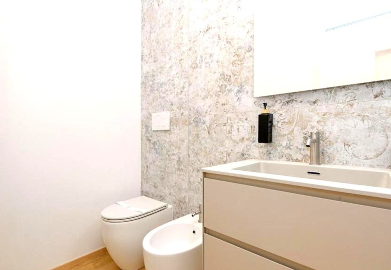 Ferienwohnung in Desenzano del Garda - DesenzanoLoft - Der Riese vom See