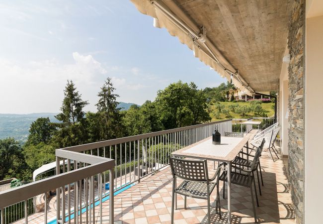 Villa in Villanuova sul Clisi - Villa Montagne e Lago mit Seeblick und privatem Pool