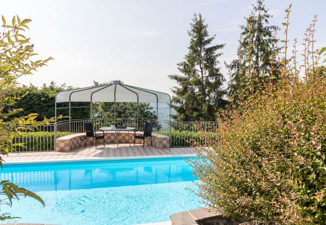 Villa in Villanuova sul Clisi - Villa Montagne e Lago mit Seeblick und privatem Pool