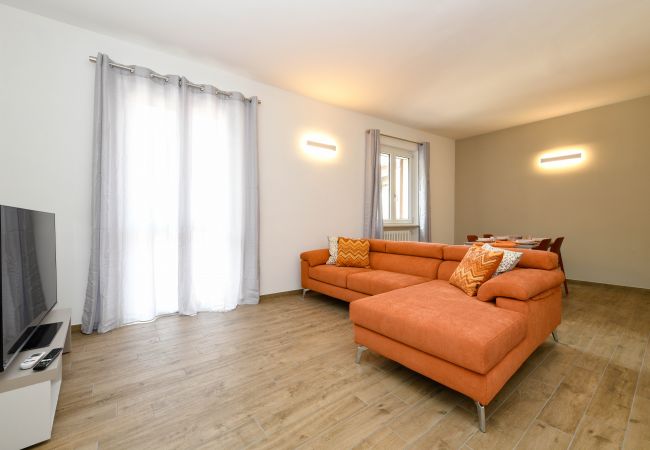 Ferienwohnung in Toscolano-Maderno - tre passi dal lago 2 im Altstadt von Maderno Ferienwohnung in Toscolano-Maderno - tre passi dal lago 2 im Altstadt von Maderno