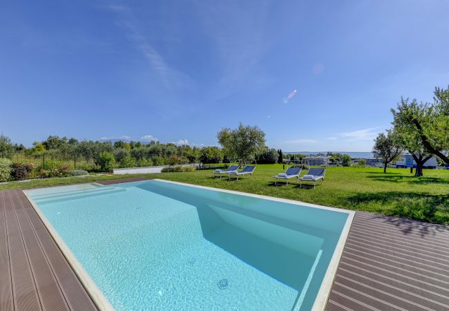 Villa in Moniga del Garda - Villa Easy chic in moniga del Garda mit Pool