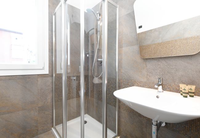 Ferienwohnung in Desenzano del Garda - DesenzanoLoft La Rosa dei Venti Renoviert 2025 Ferienwohnung in Desenzano del Garda - DesenzanoLoft La Rosa dei Venti Renoviert 2025