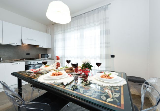 Ferienwohnung in Desenzano del Garda - DesenzanoLoft La Rosa dei Venti Renoviert 2025 Ferienwohnung in Desenzano del Garda - DesenzanoLoft La Rosa dei Venti Renoviert 2025