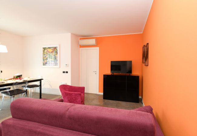 Ferienwohnung in Desenzano del Garda - DesenzanoLoft La Rosa dei Venti Renoviert 2025 Ferienwohnung in Desenzano del Garda - DesenzanoLoft La Rosa dei Venti Renoviert 2025