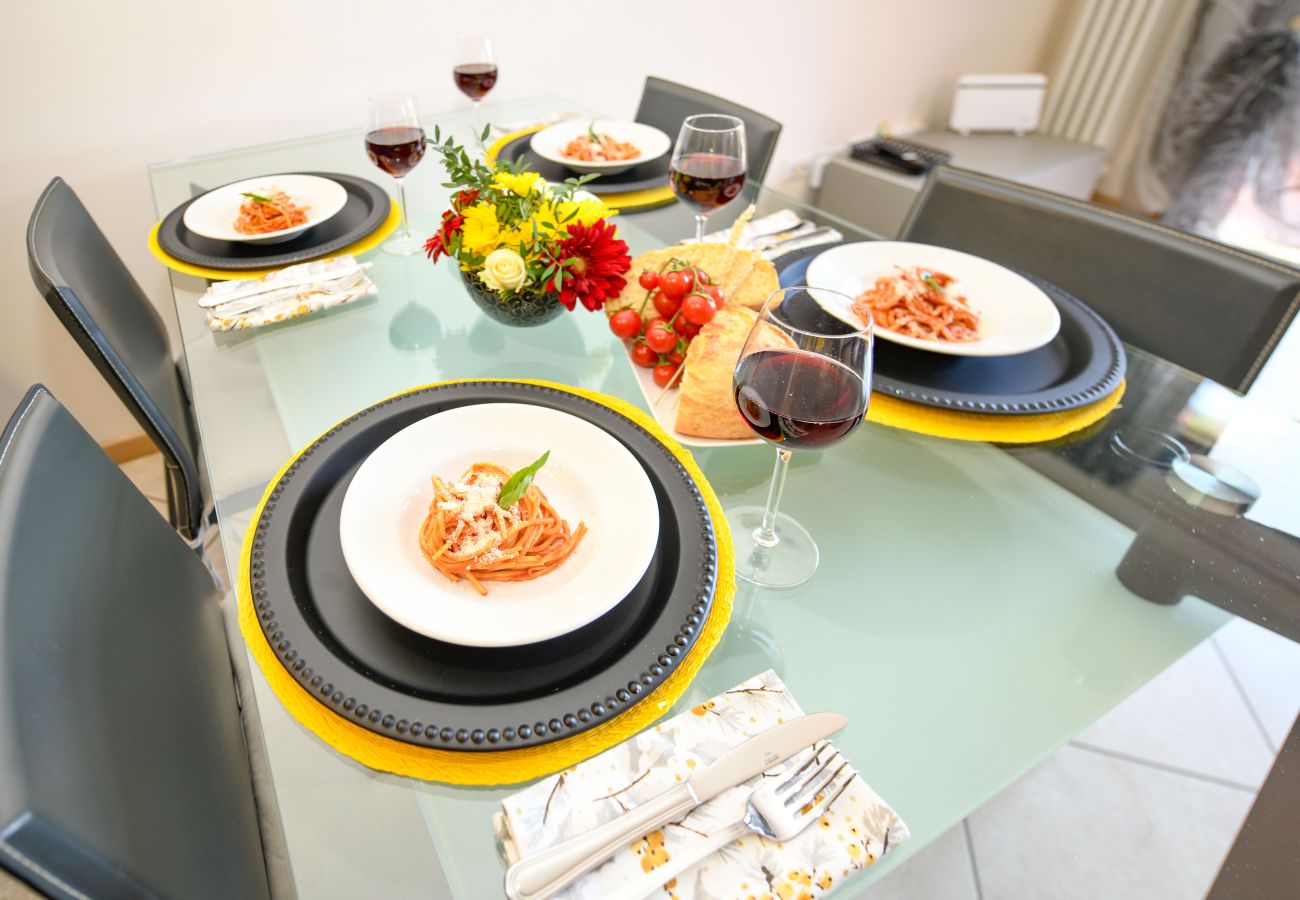 Ferienwohnung in Desenzano del Garda - DesenzanoLoft CO2 – In Wohnanlage mit 5 Pools