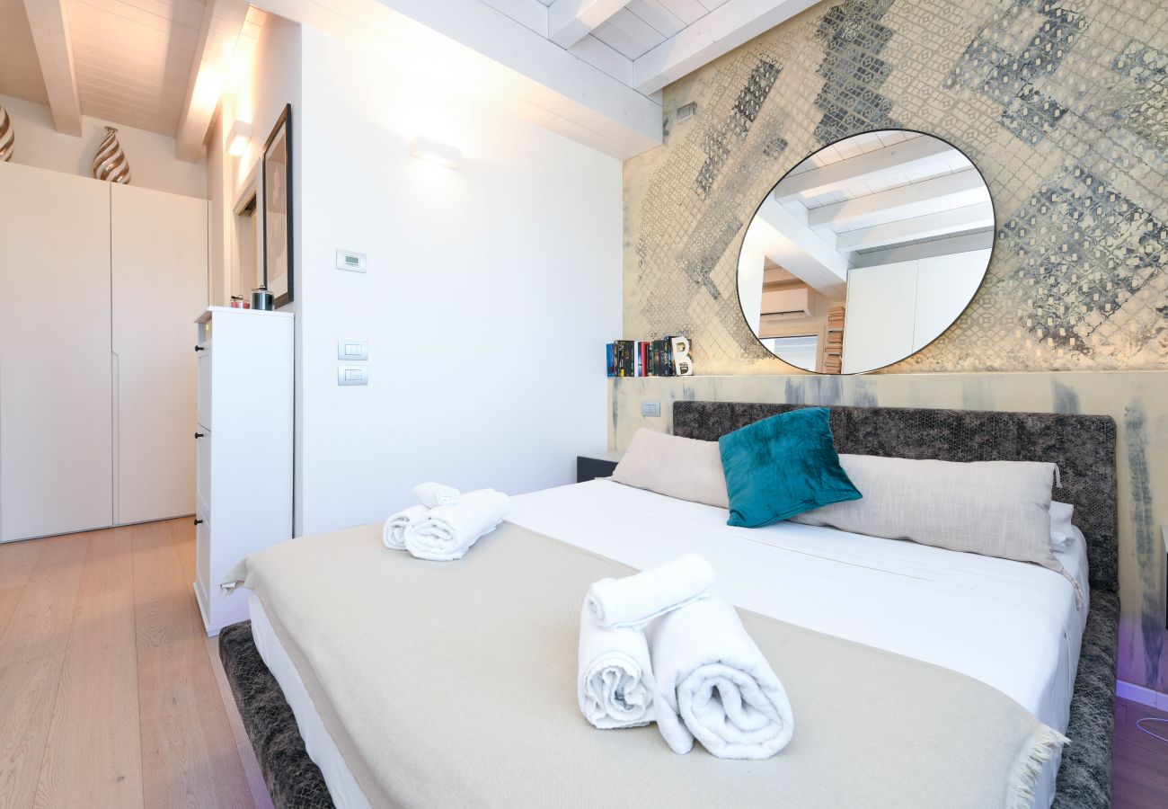 Ferienwohnung in Desenzano del Garda - Desenzanoloft Warda Lovely Suite
