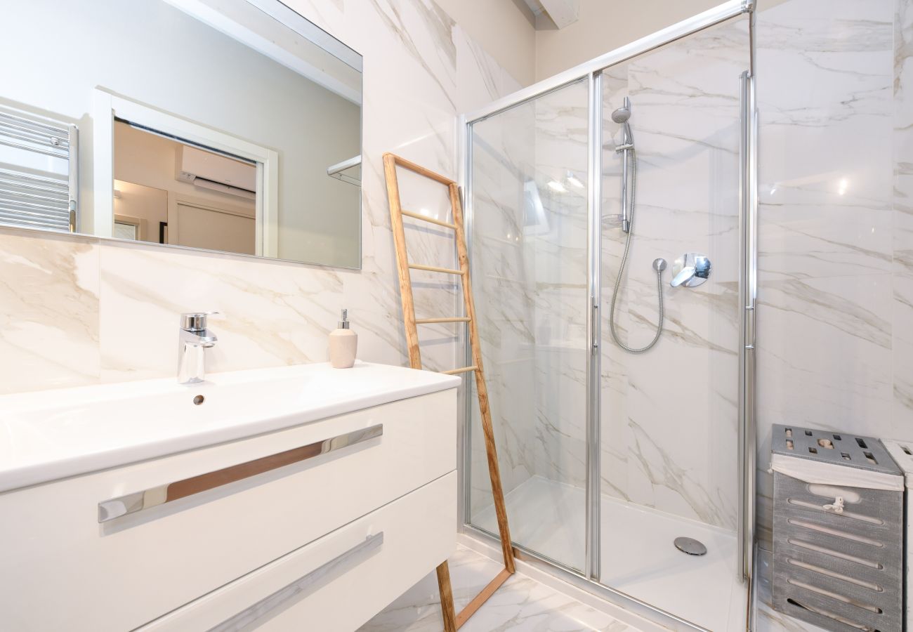 Ferienwohnung in Desenzano del Garda - Desenzanoloft Warda Lovely Suite