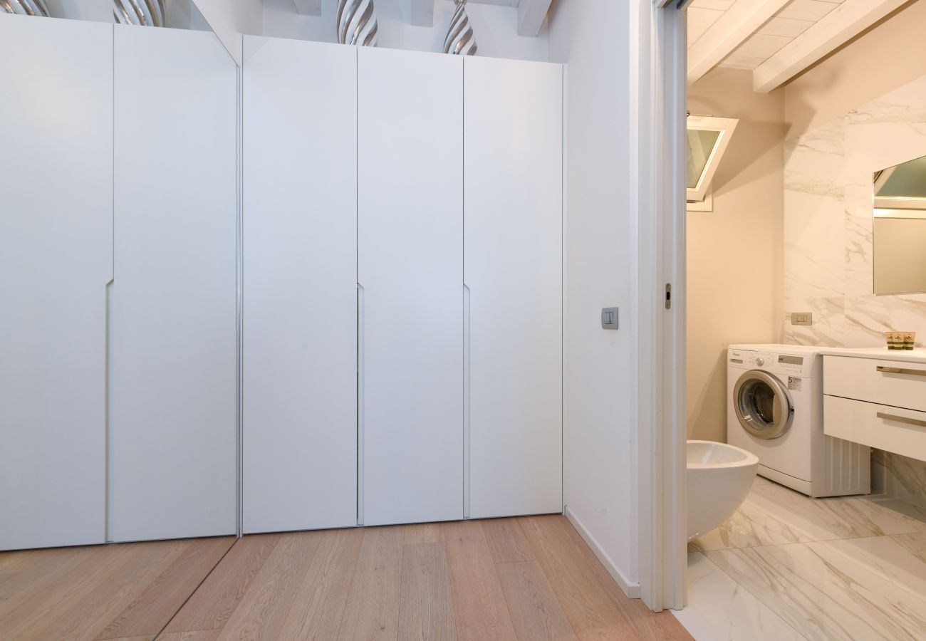 Ferienwohnung in Desenzano del Garda - Desenzanoloft Warda Lovely Suite