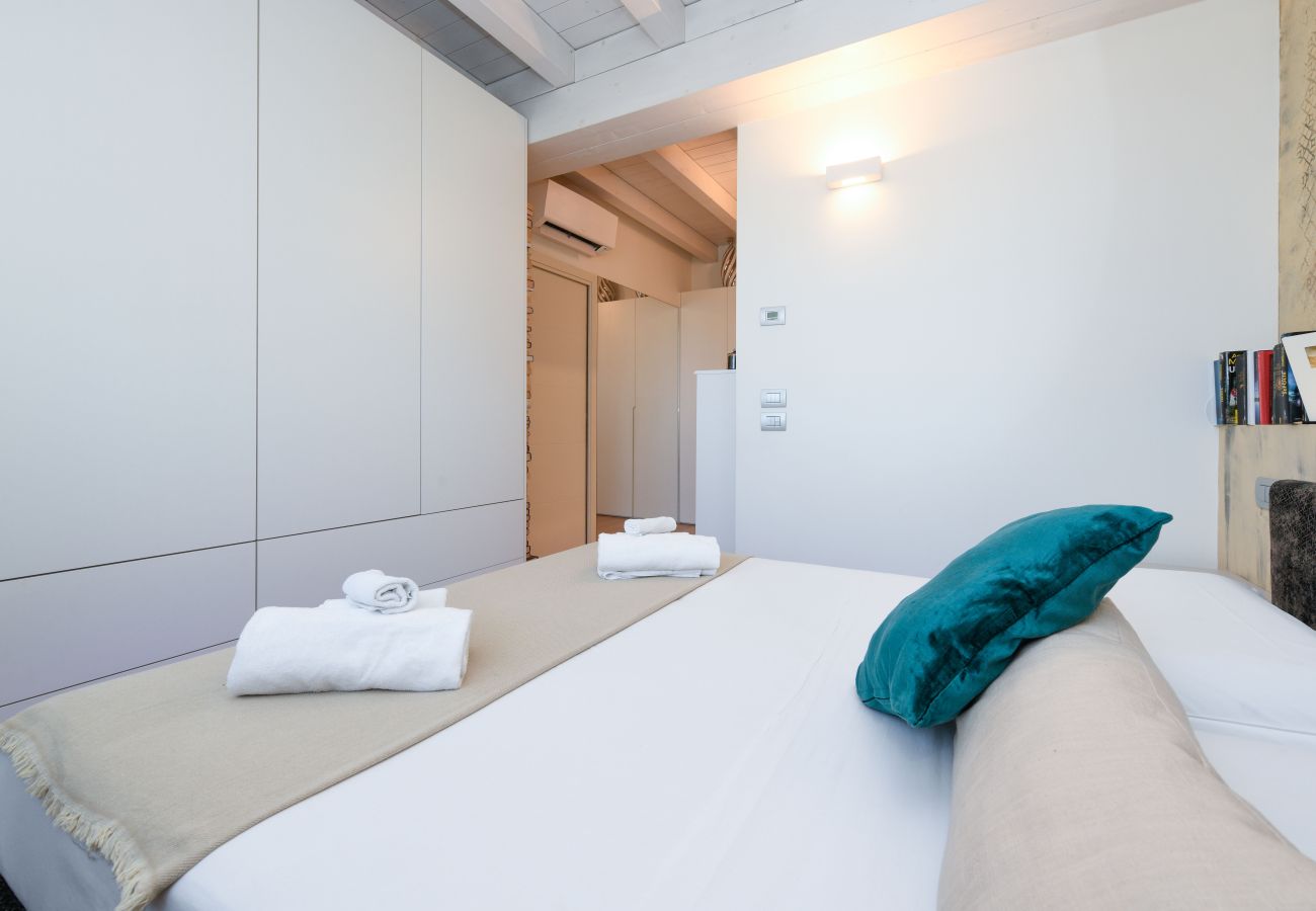 Ferienwohnung in Desenzano del Garda - Desenzanoloft Warda Lovely Suite