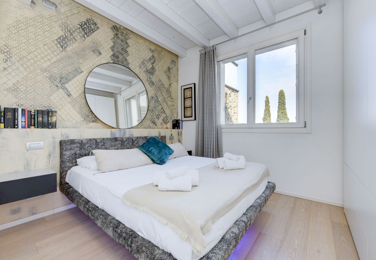Ferienwohnung in Desenzano del Garda - Desenzanoloft Warda Lovely Suite