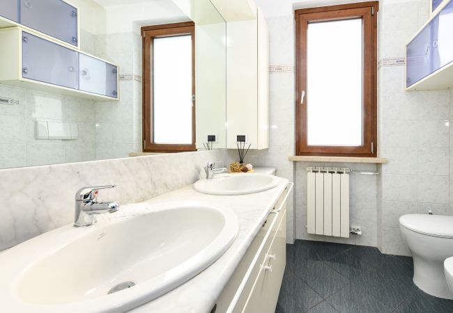 Ferienwohnung in Peschiera del Garda - Desenzanoloft Lighthouse Apartment Ferienwohnung in Peschiera del Garda - Desenzanoloft Lighthouse Apartment