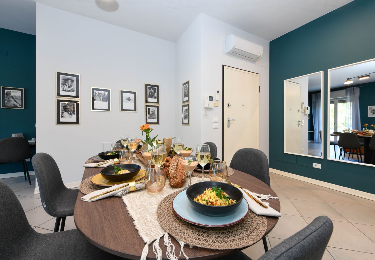 Ferienwohnung in Desenzano del Garda - Desenzanoloft Cocktail Lake Front