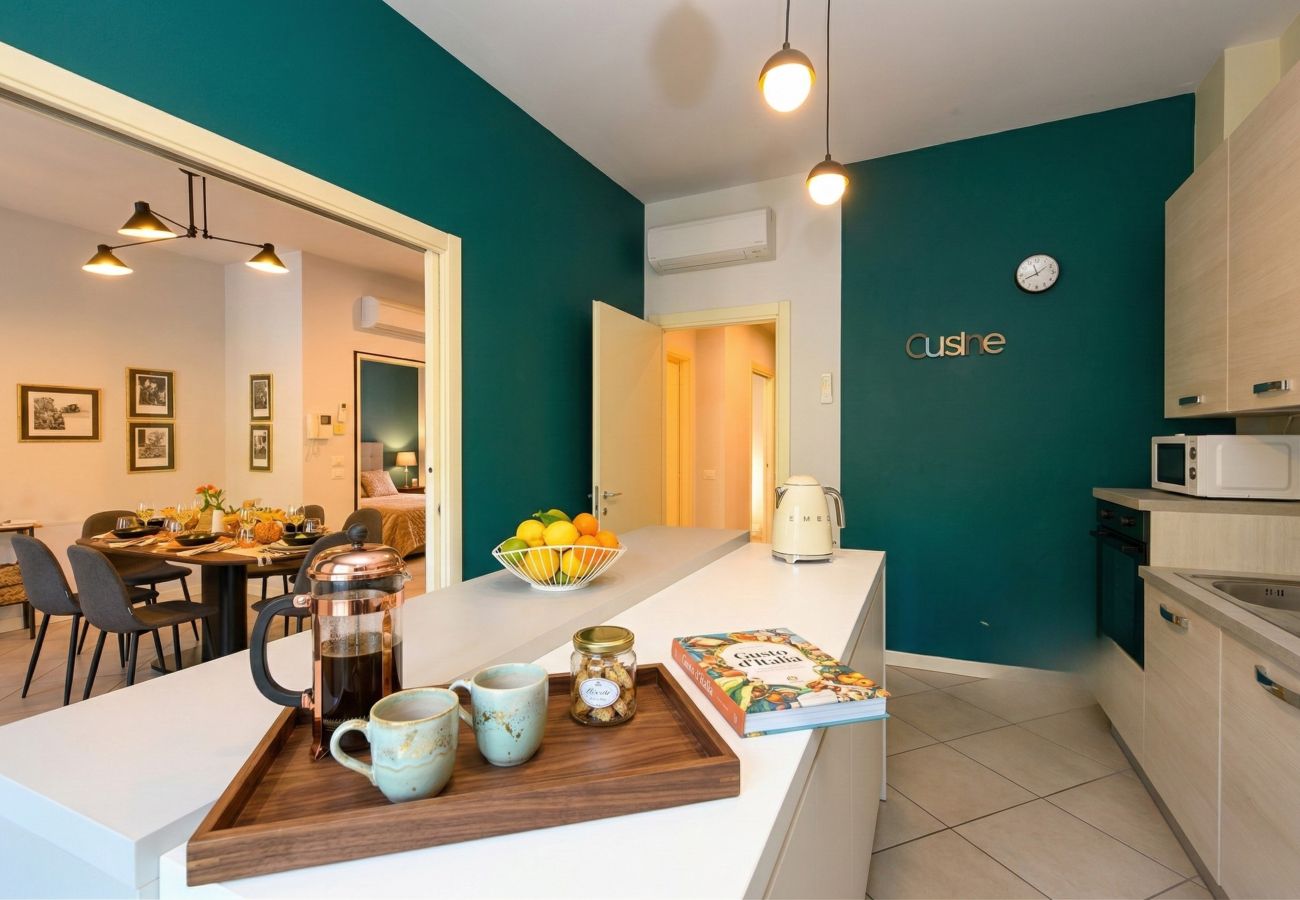 Ferienwohnung in Desenzano del Garda - Desenzanoloft Cocktail Lake Front