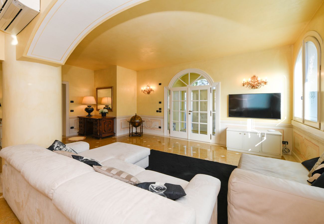 Villa in Desenzano del Garda - Desenzanoloft Villa Bugatti