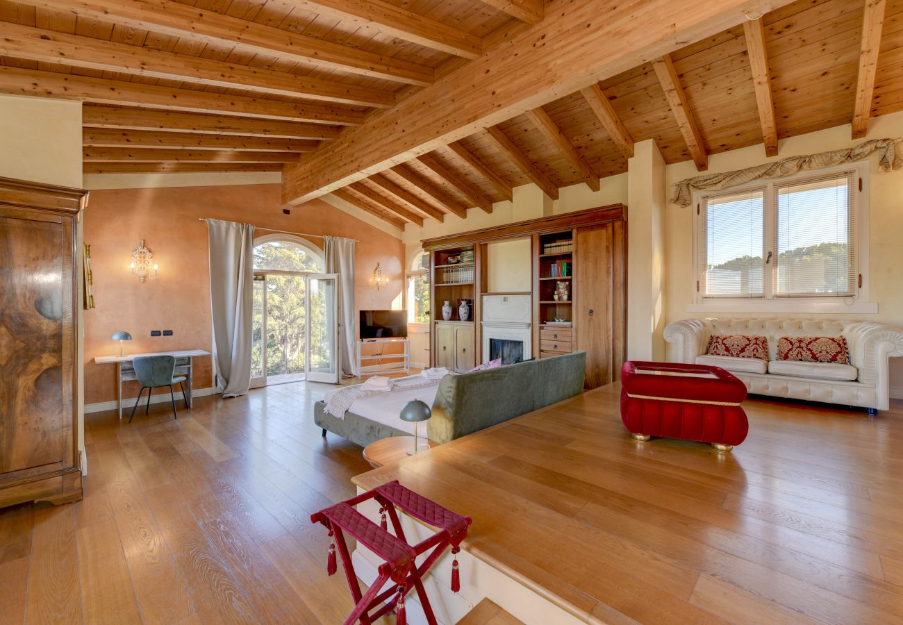 Villa in Desenzano del Garda - Desenzanoloft Villa Bugatti Freistehende Villa, privater Pool