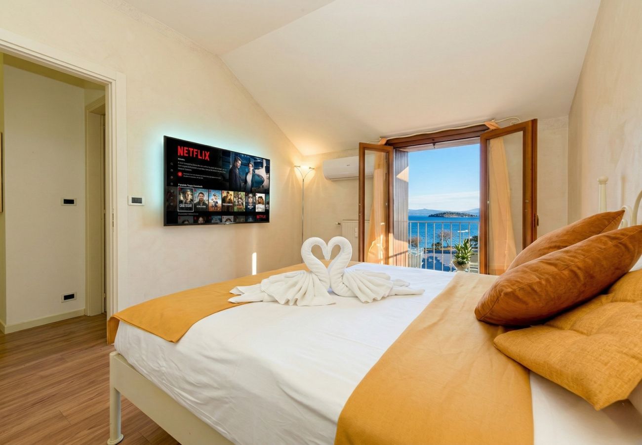 Apartment in Sirmione - DesenzanoLoft Eden lake view with private beach