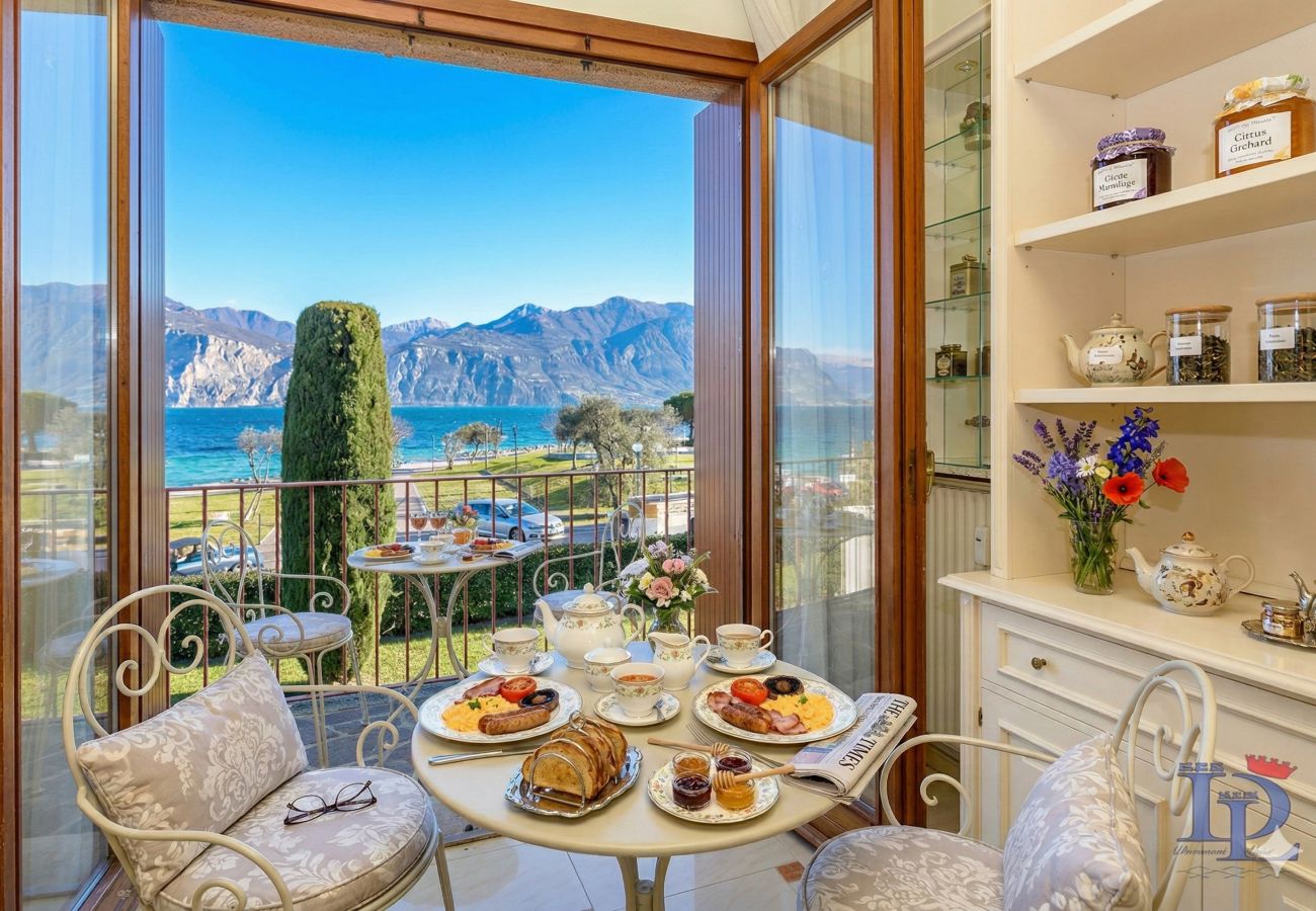 Apartment in Sirmione - DesenzanoLoft Eden lake view with private beach